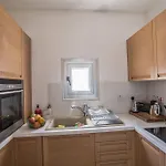 Pallini Court * Πρωταράς