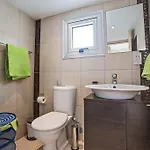 Apartament Pallini Court