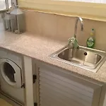 Apartament Pallini Court *
