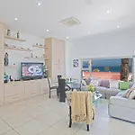 Apartament Pallini Court