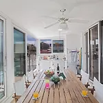 Apartament Pallini Court *