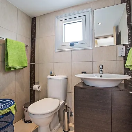 Апартаменты Pallini Court