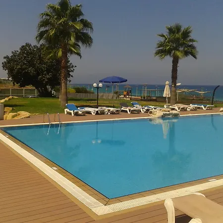 Pallini Court Протарас