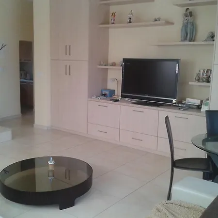 Pallini Court Протарас