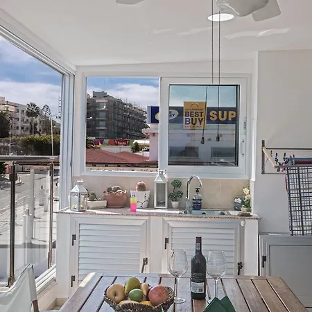 Апартаменты Pallini Court