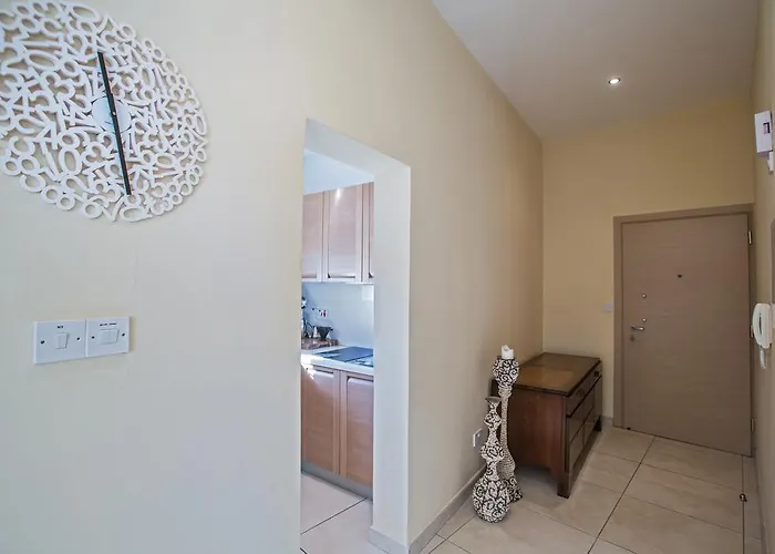 Pallini Court 아파트 *