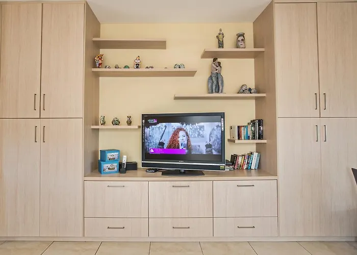 아파트 Pallini Court