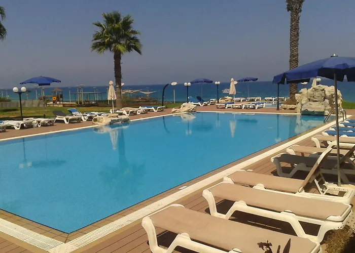 아파트 Pallini Court *