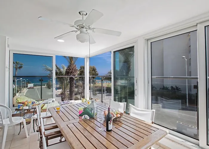 아파트 Pallini Court 프로타라스