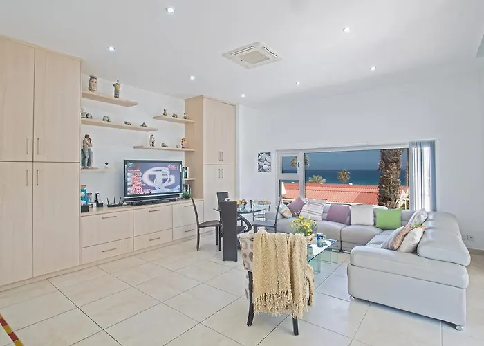 Appartamento Pallini Court