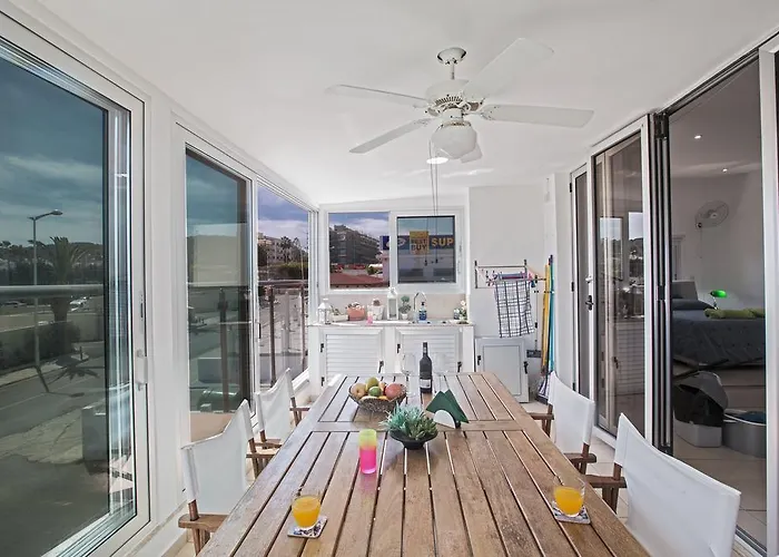 Appartamento Pallini Court *